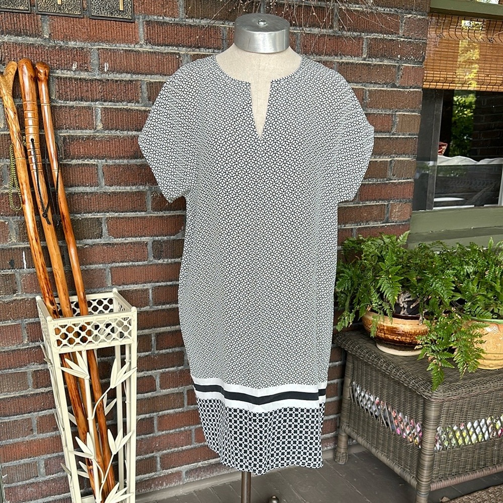NWT Cynthia Rowley cap sleeve geometric pattern black/cream silk dress. Sz 10